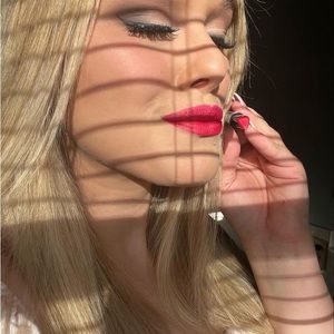 LIMITED EDITION | MARY KAY 💗 | Heart Shaped Lipstick- shade Courageous Pink